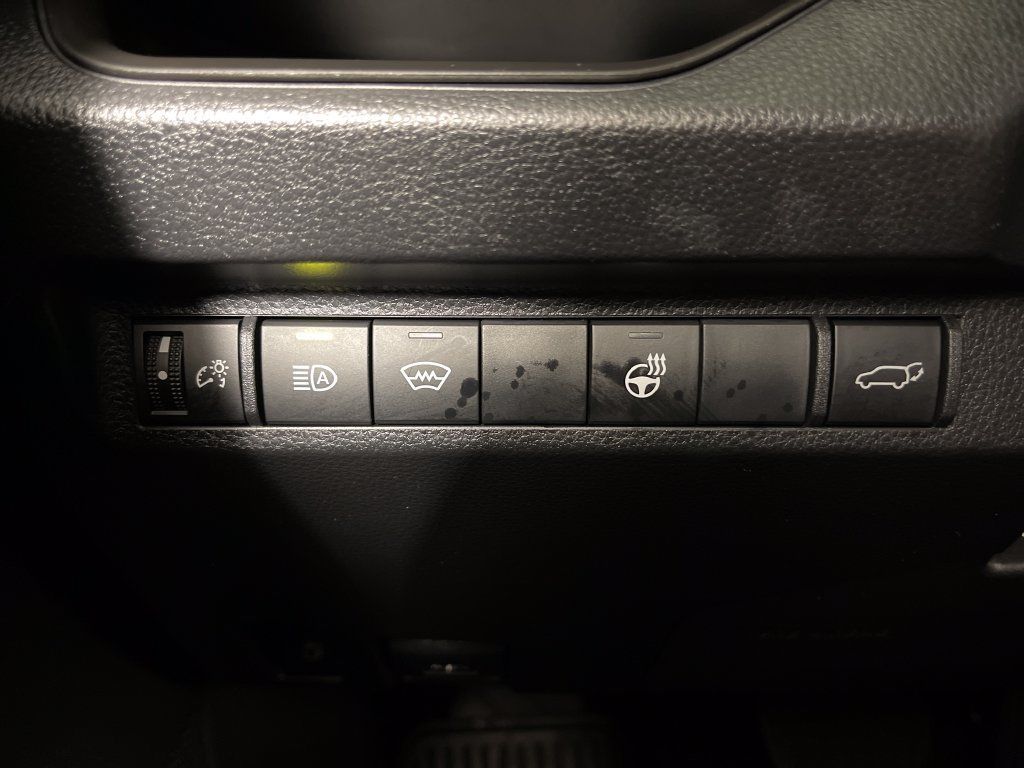 Certified 2023 Toyota RAV4 XLE Premium AWD/4WD image 28