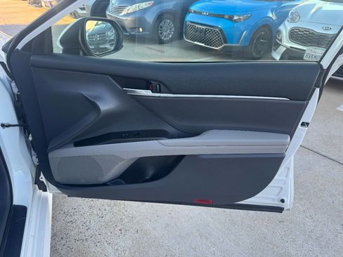 Used 2021 Toyota Camry LE image 36