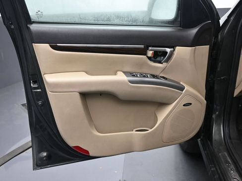 Used 2012 Hyundai Santa Fe Limited image 24