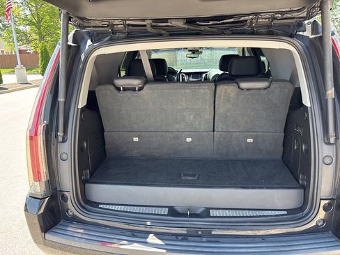 Used 2019 Cadillac Escalade Luxury AWD/4WD image 41