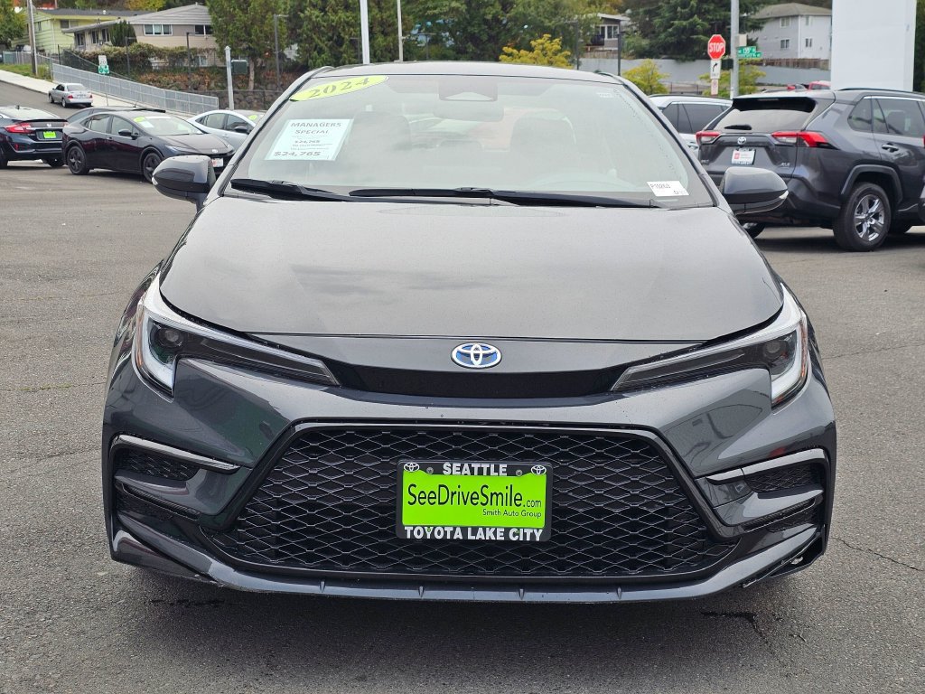 Certified 2024 Toyota Corolla SE FWD image 2