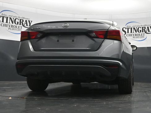 Used 2025 Nissan Altima 2.5 SV FWD image 31