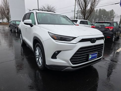 Used 2024 Toyota Grand Highlander Platinum image 9