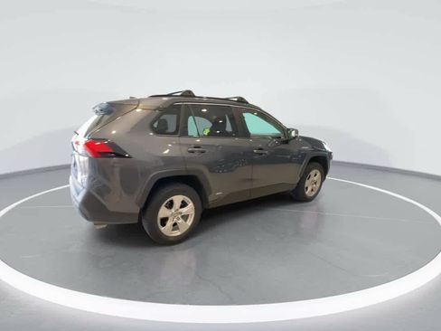 Used 2021 Toyota RAV4 LE AWD/4WD image 8