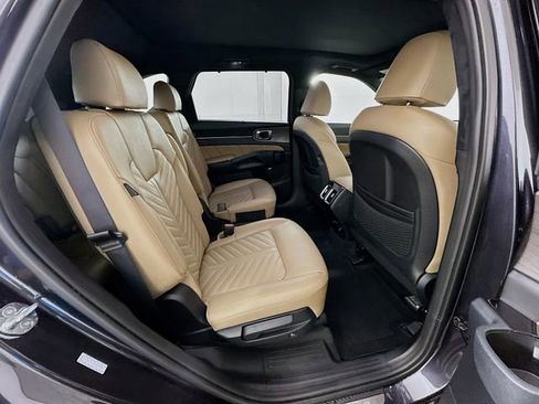Used 2025 Kia Sorento SX Prestige w/ Olive Brown Leather Package image 29