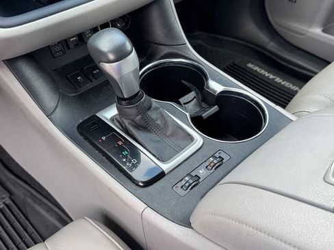 Used 2019 Toyota Highlander Limited Platinum AWD/4WD image 23