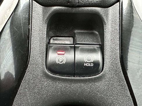 Used 2022 Toyota Corolla LE FWD image 34