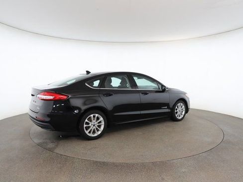 Used 2019 Ford Fusion SE image 19