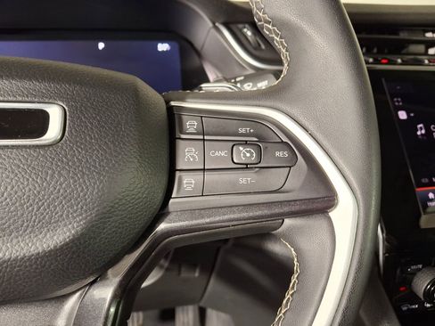 Used 2023 Jeep Grand Cherokee L Laredo image 14