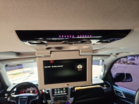 Used 2015 GMC Yukon Denali w/ Touring Package AWD/4WD image 18