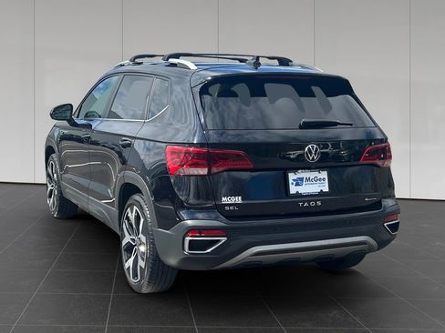 Used 2022 Volkswagen Taos SEL w/ Panoramic Sunroof Package image 3