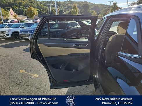 New 2026 Volkswagen Atlas Cross Sport SE image 47