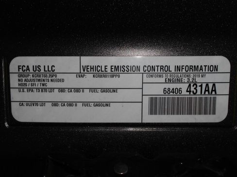 Certified 2019 Jeep Cherokee Latitude Plus w/ Comfort/Convenience Group AWD/4WD image 22