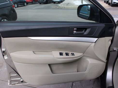 Used 2014 Subaru Outback 2.5i Premium image 17