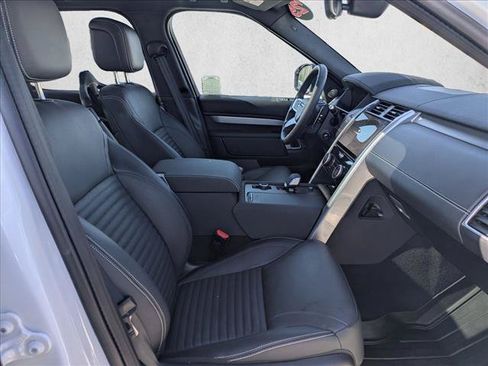 Certified 2025 Land Rover Discovery Dynamic SE AWD/4WD image 22