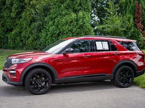 Used 2024 Ford Explorer ST-Line w/ Class IV Trailer Tow Package AWD/4WD image 8