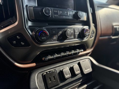 Used 2018 Chevrolet Silverado 2500 High Country w/ Duramax Plus Package image 33