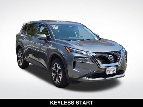 Used 2023 Nissan Rogue SV FWD image 2