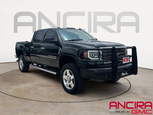 Used 2011 GMC Sierra 2500 Denali AWD/4WD image 1