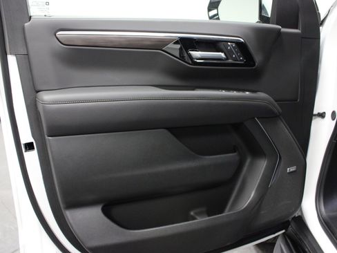 New 2025 Chevrolet Tahoe Premier image 11