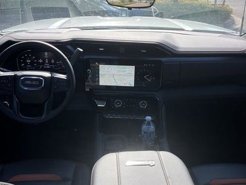 Used 2025 GMC Sierra 2500 AT4 w/ AT4 Premium Plus Package image 19