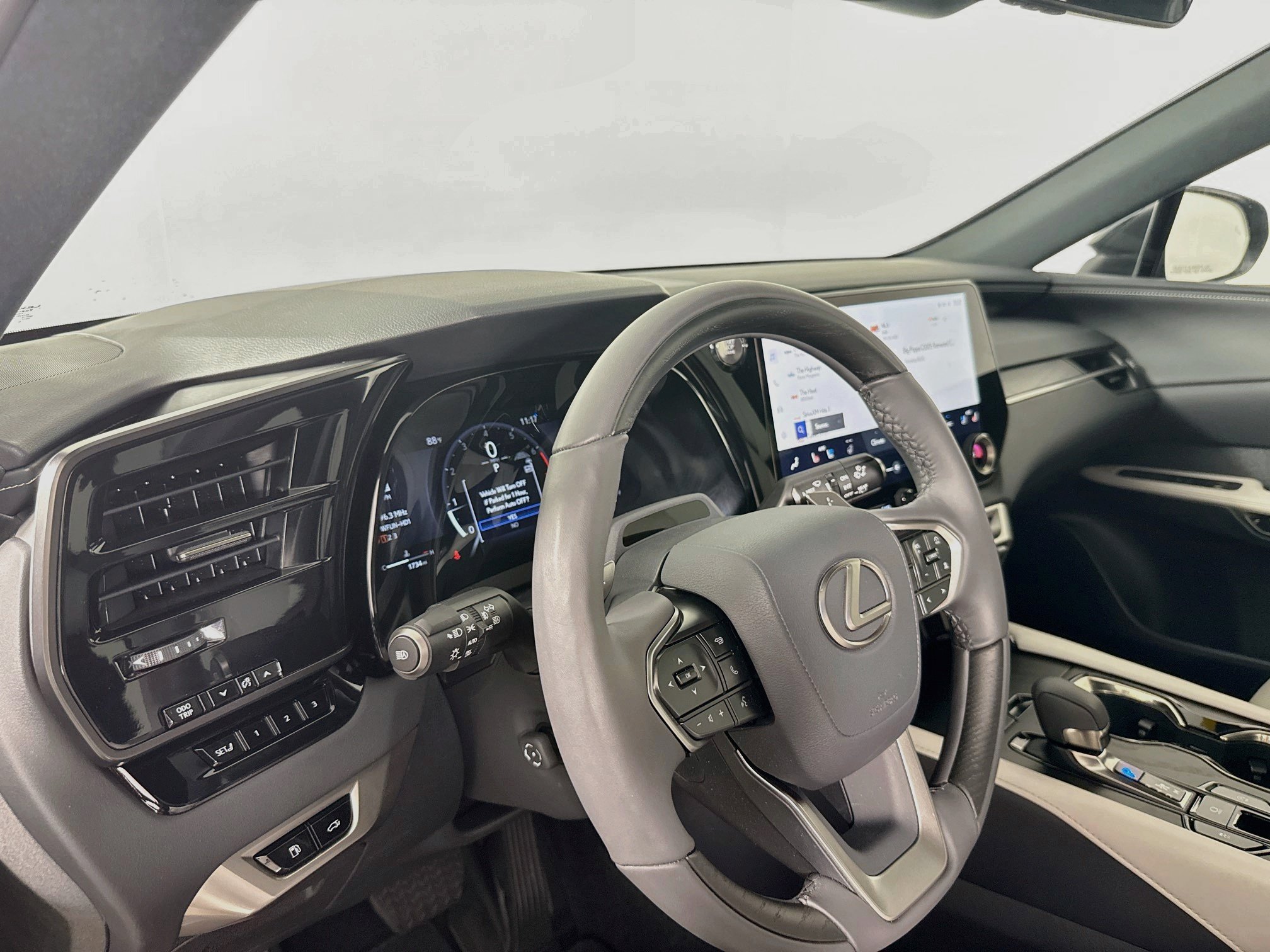 Certified 2025 Lexus RX 350 F Sport w/ Convenience Package FWD image 9