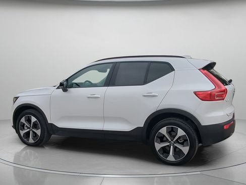 Used 2026 Volvo XC40 B5 Plus AWD/4WD image 18