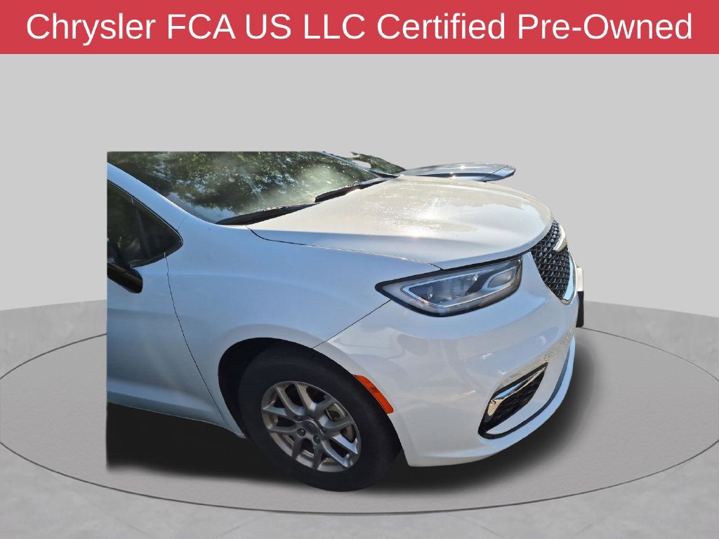Certified 2025 Chrysler Pacifica Select FWD image 6