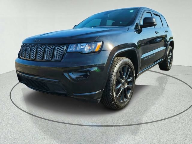 Used 2019 Jeep Grand Cherokee Altitude AWD/4WD image 5