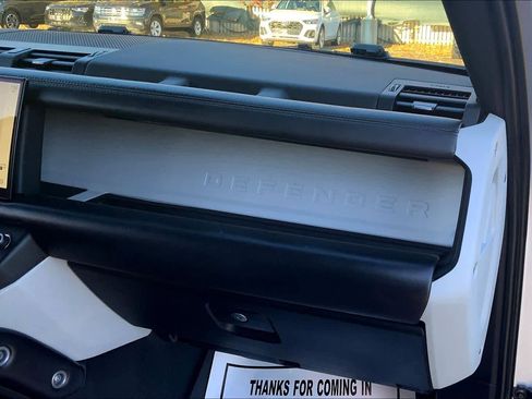 Certified 2023 Land Rover Defender 130 X-Dynamic SE image 18