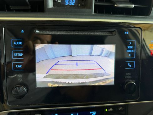 Used 2019 Toyota Corolla SE w/ Carpet Mat Package (TMS) FWD image 15