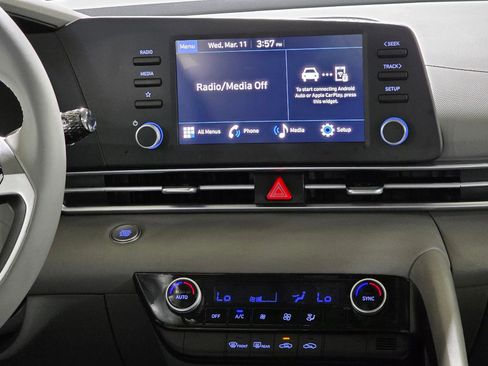 Certified 2025 Hyundai Elantra Sport FWD image 25