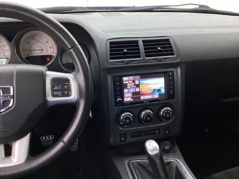 Used 2014 Dodge Challenger R/T image 28