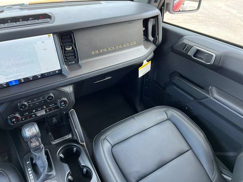 Used 2026 Ford Bronco Badlands AWD/4WD image 38