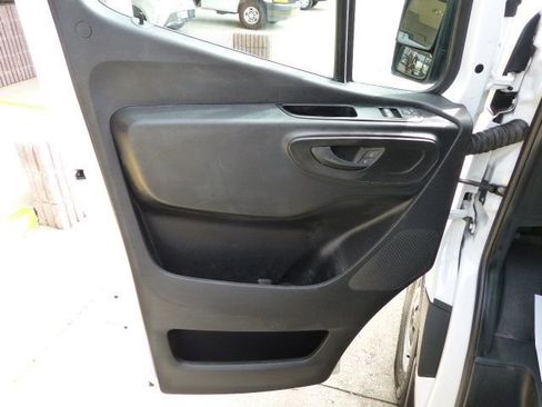 Used 2021 Mercedes-Benz Sprinter 1500 w/ Driver Convenience Package image 29