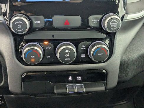 Used 2019 RAM 1500 Big Horn image 21