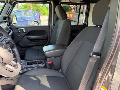 Used 2019 Jeep Wrangler Unlimited Sport S AWD/4WD image 25