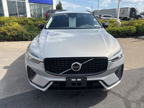 Certified 2025 Volvo XC60 B5 Plus AWD/4WD image 4