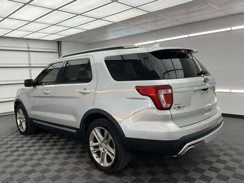 Used 2016 Ford Explorer XLT w/ Equipment Group 202A image 22