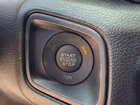 Used 2025 Jeep Wrangler Unlimited Sport AWD/4WD image 16