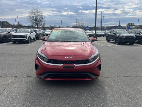 Used 2024 Kia Forte LXS w/ LXS Technology Package image 2