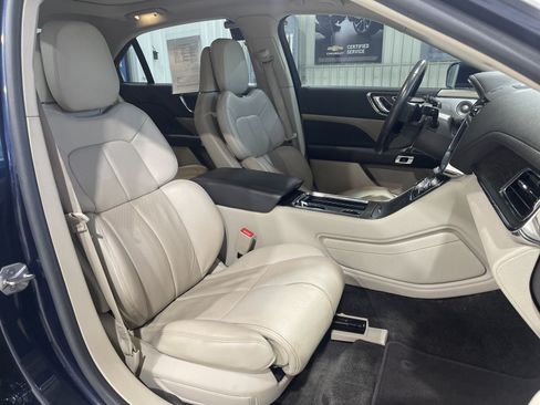 Used 2017 Lincoln Continental Reserve w/ Luxury Package AWD/4WD image 19