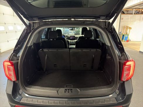 Used 2023 Ford Explorer XLT w/ Equipment Group 202A image 31