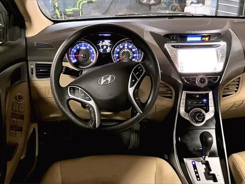 Used 2011 Hyundai Elantra GLS w/ Navigation Pkg 4 image 5
