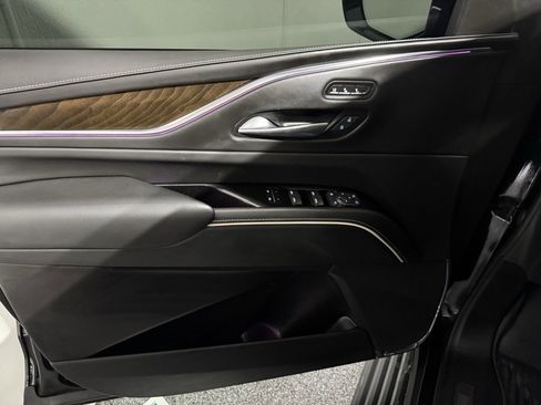 Used 2024 Cadillac Escalade Sport Platinum w/ LPO, ONYX Package image 10