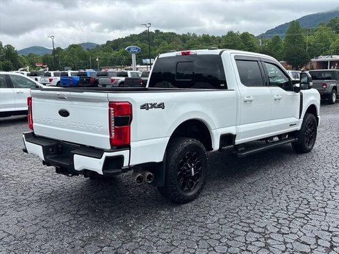 Used 2025 Ford F250 Lariat w/ Black Appearance Package AWD/4WD image 8