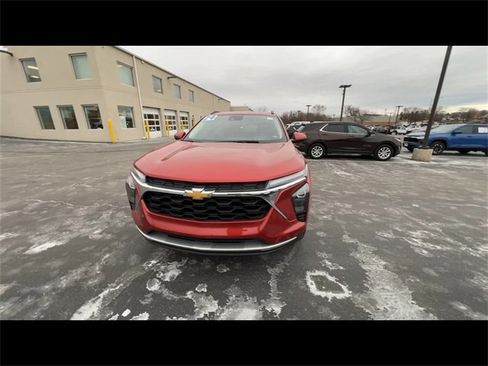 Certified 2024 Chevrolet Trax LT w/ Driver Confidence Package image 3