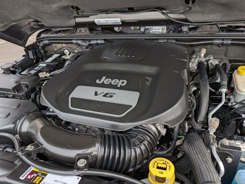 Used 2016 Jeep Wrangler Rubicon w/ Power Convenience Group AWD/4WD image 27