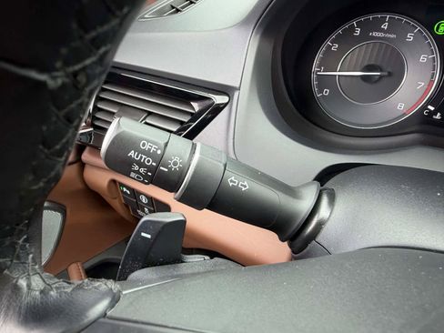 Certified 2024 Acura RDX SH-AWD w/ Technology Package image 33