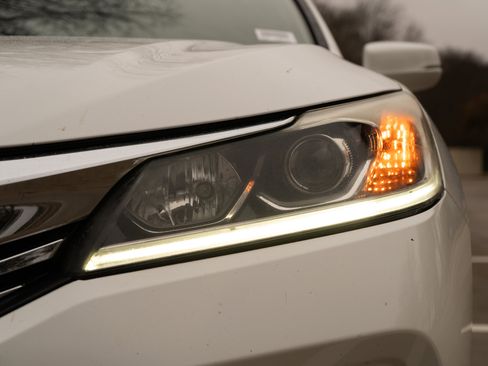 Used 2016 Honda Accord EX-L image 11